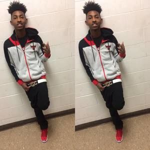 Meet your Posher, Derrick